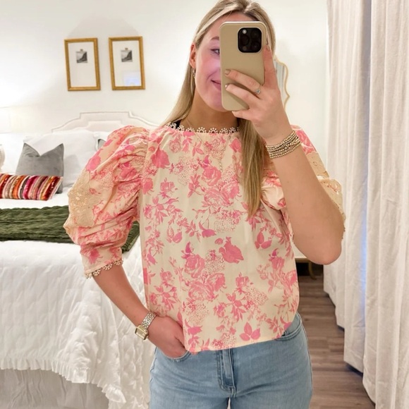 Avara LACED IN FLORAL POPLIN TOP Size L
LIKE NEW - Picture 1 of 6